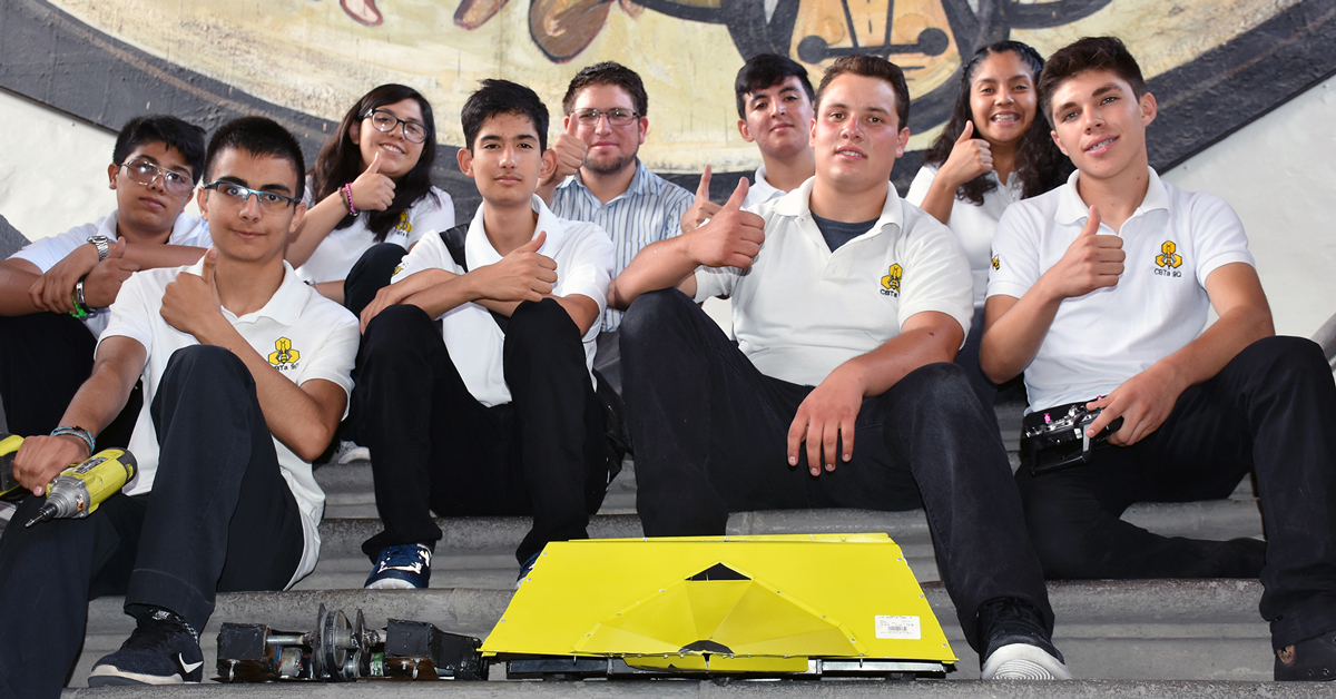 Obtienen alumnos del CBTA segundo y tercer lugar en torneo internacional de robótica organizado por el IPN Obtienen alumnos del CBTA segundo y tercer lugar en torneo internacional de robótica organizado por el IPN